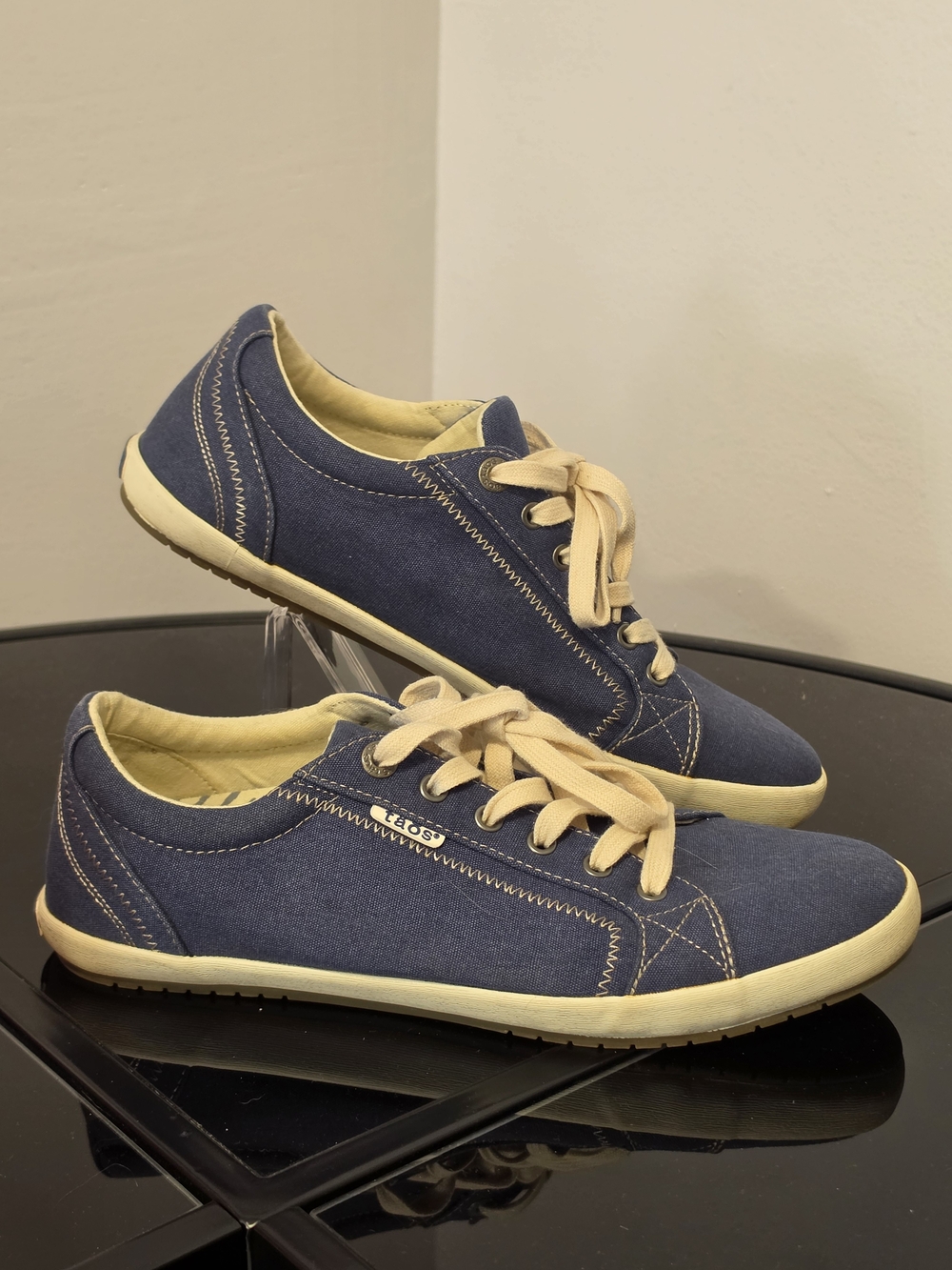 Taos Footwear  Blue Wash Star Canvas Sneakers with Cream Accents Women's Size 11